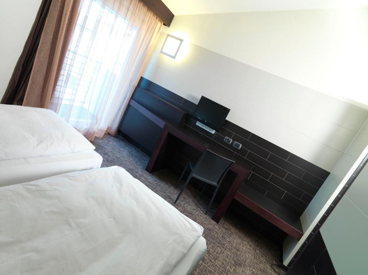 Empoli Hotel חדר תמונה